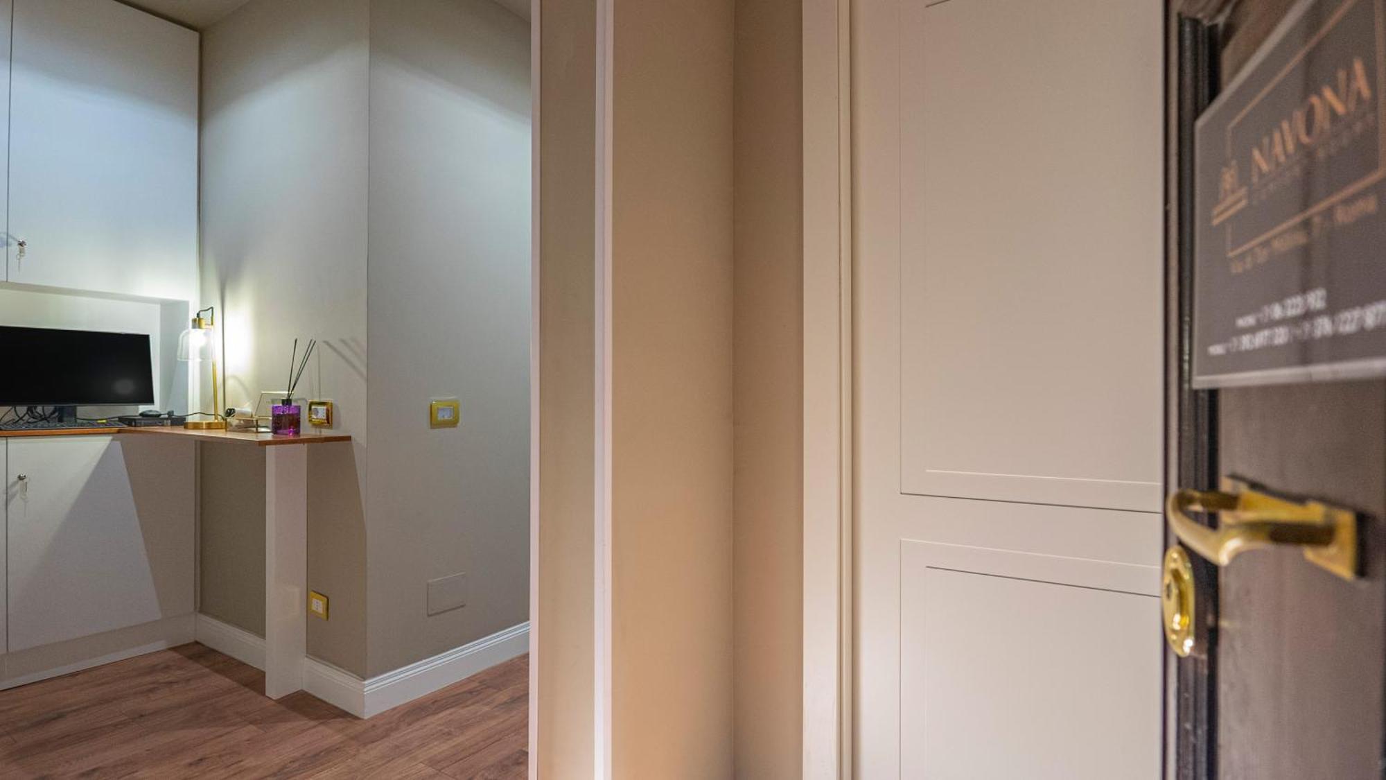 Navona Comfort Rooms ローマ エクステリア 写真